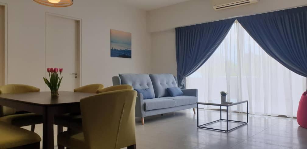 By The Sea Suites - Managed By Sdb Host Batu Ferringhi Eksteriør billede