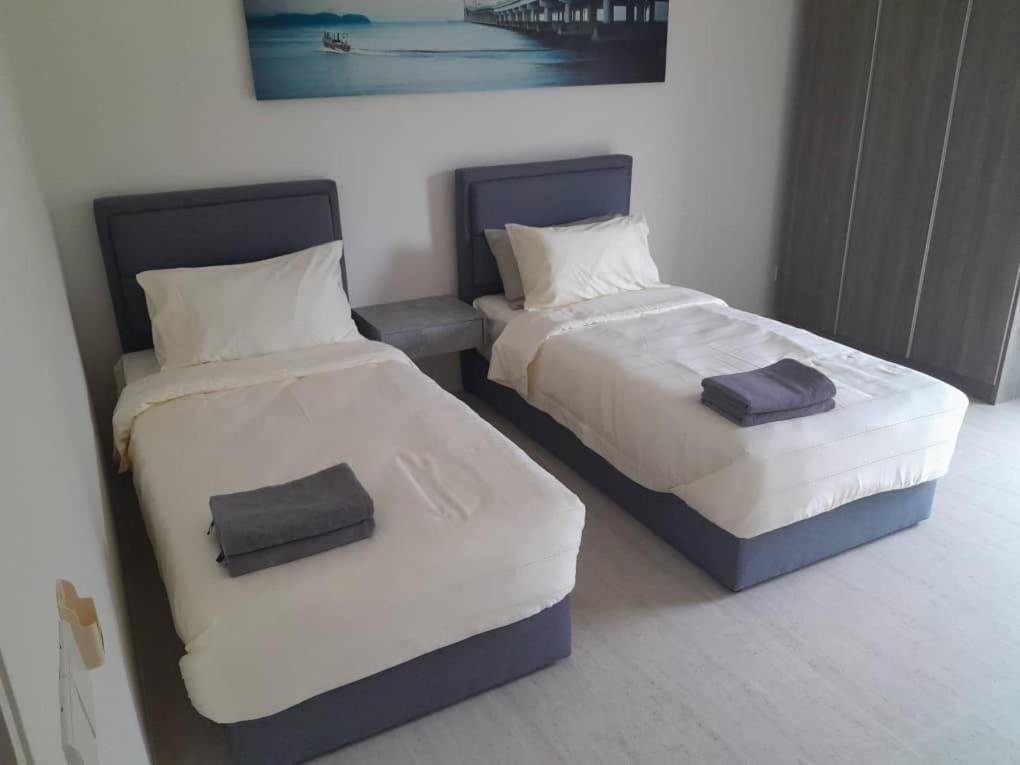 By The Sea Suites - Managed By Sdb Host Batu Ferringhi Eksteriør billede
