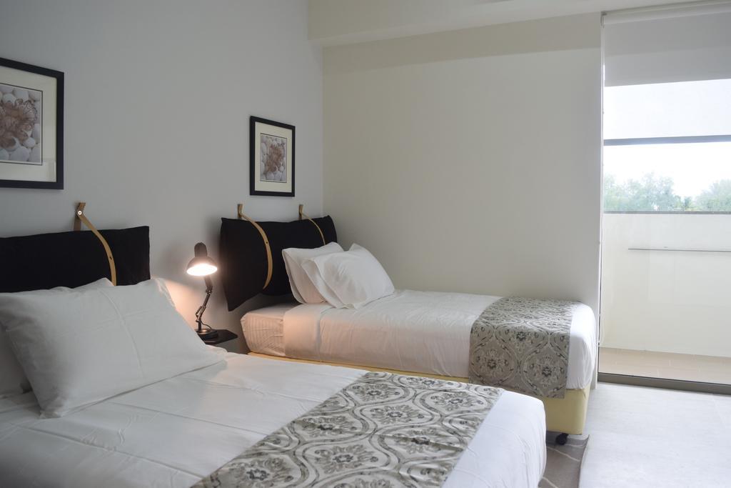By The Sea Suites - Managed By Sdb Host Batu Ferringhi Eksteriør billede