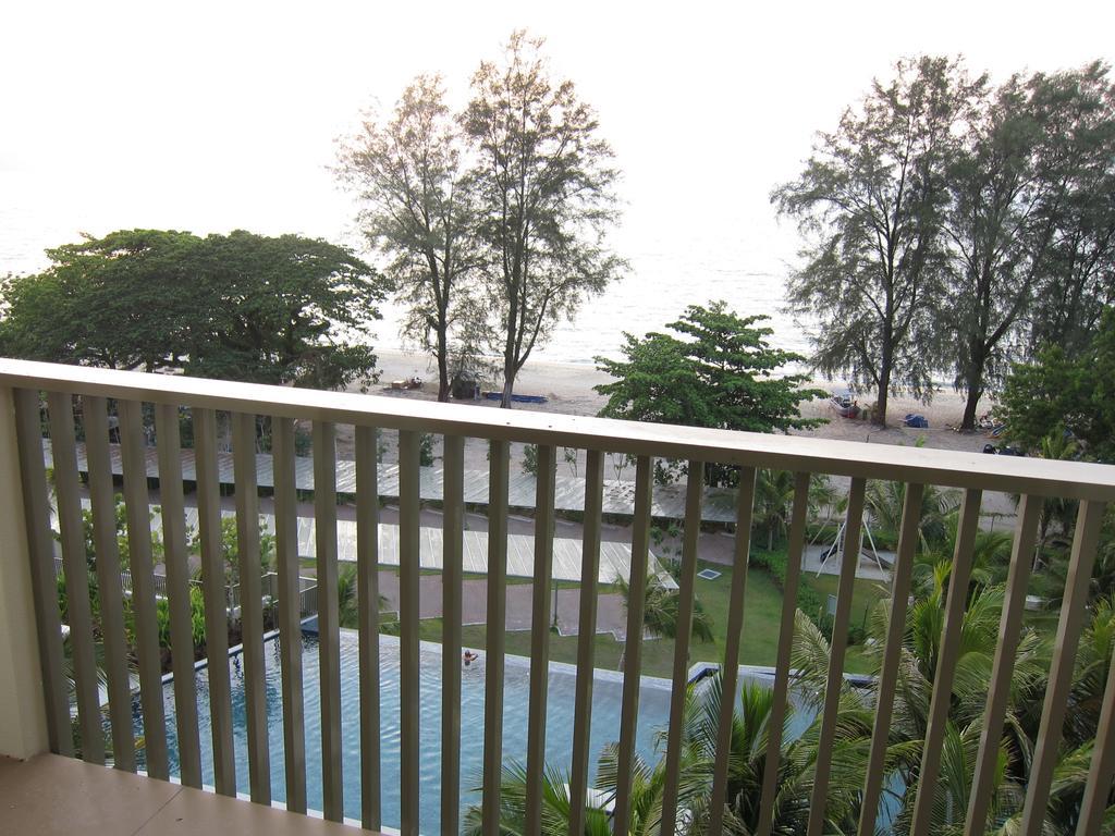 By The Sea Suites - Managed By Sdb Host Batu Ferringhi Eksteriør billede