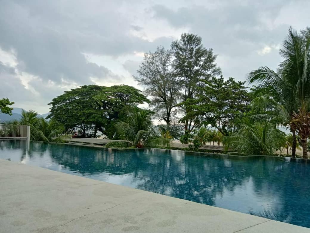 By The Sea Suites - Managed By Sdb Host Batu Ferringhi Eksteriør billede